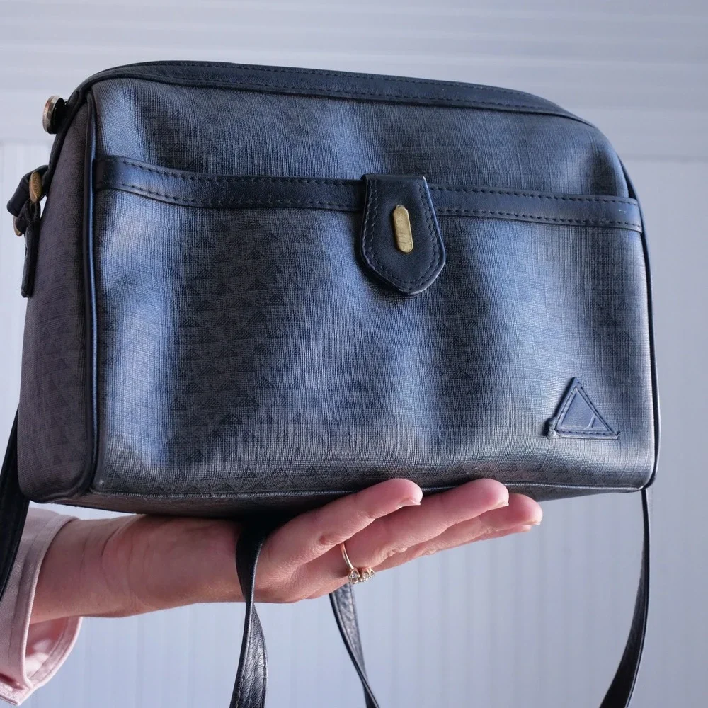 Vintage 80s Liz Claiborne crossbody bag